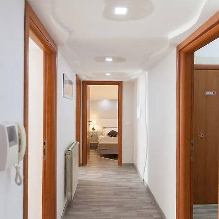 בית הארחה San Peter Angels 2*